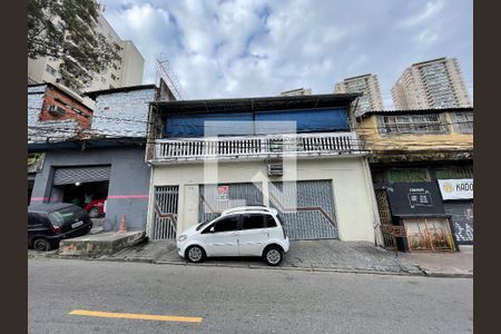 Fachada de casa à venda com 3 quartos, 330m² em Butantã, São Paulo