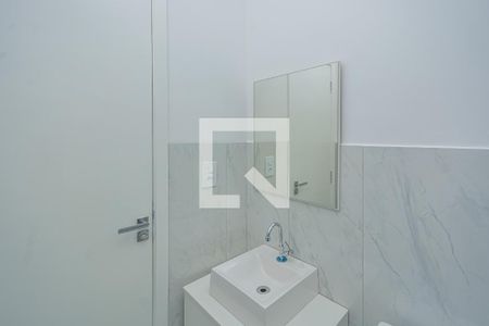 Banheiro de apartamento para alugar com 1 quarto, 26m² em Jardim Sabara, São Paulo