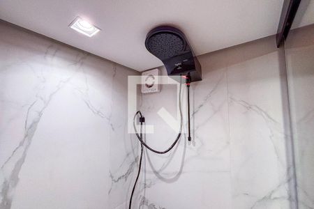 Banheiro de kitnet/studio para alugar com 1 quarto, 29m² em Pinheiros, São Paulo