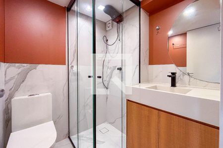 Banheiro de kitnet/studio para alugar com 1 quarto, 29m² em Pinheiros, São Paulo