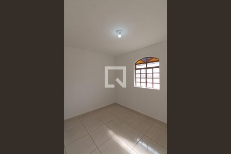 Quarto 1 de casa para alugar com 2 quartos, 100m² em Glória, Belo Horizonte