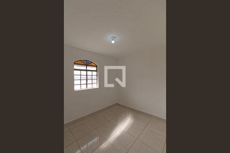 Quarto 1 de casa para alugar com 2 quartos, 100m² em Glória, Belo Horizonte