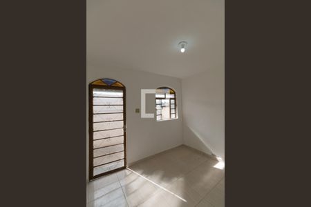 Sala de casa para alugar com 2 quartos, 100m² em Glória, Belo Horizonte
