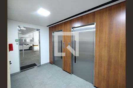 Elevador de kitnet/studio para alugar com 1 quarto, 28m² em Centro, Florianópolis
