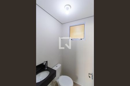 Lavabo de casa de condomínio para alugar com 2 quartos, 50m² em Chácara Ondas Verdes, Cotia