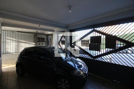 Garagem de casa para alugar com 3 quartos, 356m² em Km 18, Osasco