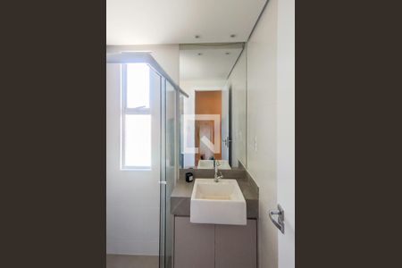 Banheiro 2 de apartamento à venda com 3 quartos, 74m² em Sagrada Família, Belo Horizonte