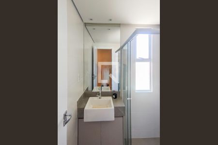 Banheiro Social de apartamento à venda com 3 quartos, 144m² em Sagrada Família, Belo Horizonte