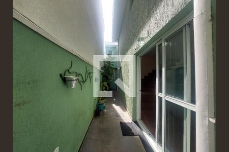 Corredor Externo de casa à venda com 3 quartos, 140m² em Jardim Umuarama, São Paulo