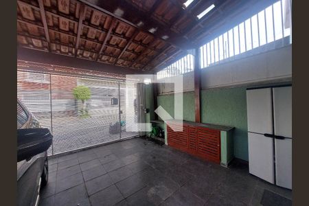 Garagem de casa à venda com 3 quartos, 140m² em Jardim Umuarama, São Paulo
