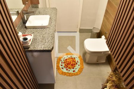 Banheiro de apartamento para alugar com 3 quartos, 92m² em Centro, Curitiba