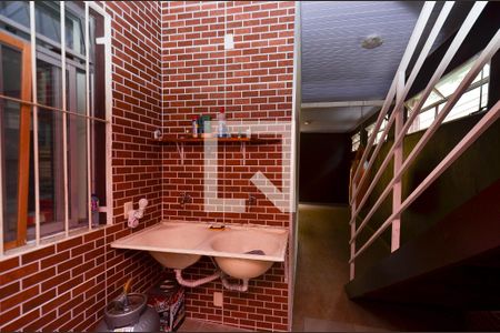 Area serviço de casa à venda com 2 quartos, 218m² em Serra, Belo Horizonte