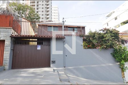 Fachada de casa à venda com 2 quartos, 218m² em Serra, Belo Horizonte