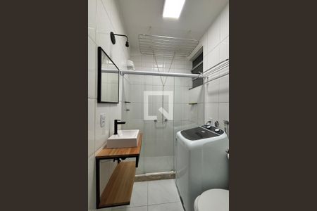 Banheiro social de apartamento para alugar com 1 quarto, 32m² em Copacabana, Rio de Janeiro