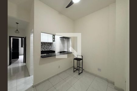 Cozinha de apartamento para alugar com 1 quarto, 32m² em Copacabana, Rio de Janeiro