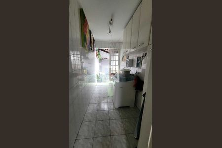 Casa à venda com 3 quartos, 178m² em Vila Scarpelli, Santo André