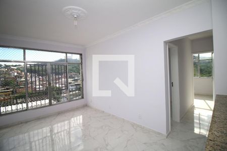 Sala de apartamento à venda com 3 quartos, 67m² em Olaria, Rio de Janeiro