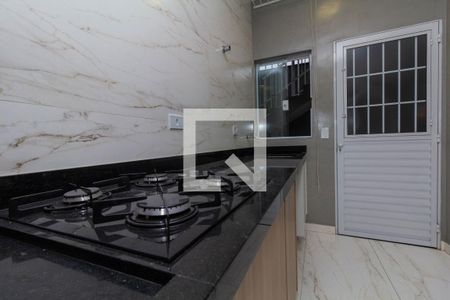 Cozinha e Área de Serviço de casa para alugar com 2 quartos, 52m² em Cidade Mãe do Céu, São Paulo