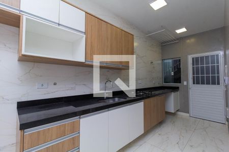 Cozinha e Área de Serviço de casa para alugar com 2 quartos, 52m² em Cidade Mãe do Céu, São Paulo