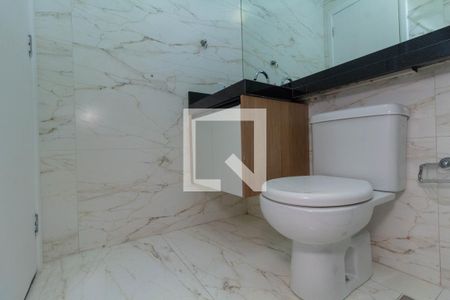 Banheiro de casa para alugar com 2 quartos, 52m² em Cidade Mãe do Céu, São Paulo