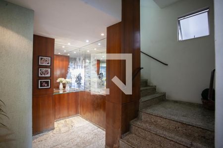 Hall de entrada de apartamento à venda com 4 quartos, 170m² em Itapoã, Belo Horizonte