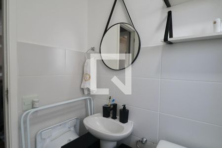 Banheiro Social de apartamento para alugar com 2 quartos, 45m² em Parque Enseada, Guarujá