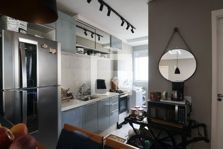 Cozinha de apartamento para alugar com 2 quartos, 45m² em Parque Enseada, Guarujá