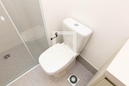 Banheiro de kitnet/studio para alugar com 1 quarto, 30m² em Santa Cecilia, São Paulo