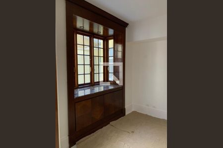 Casa à venda com 3 quartos, 300m² em Jardim Paulistano, São Paulo