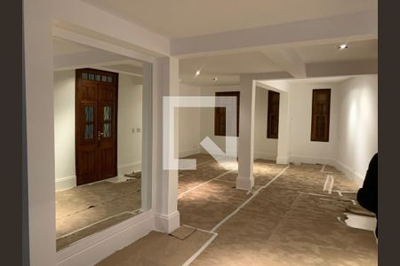 Casa à venda com 3 quartos, 300m² em Jardim Paulistano, São Paulo