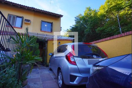 Fachada de casa à venda com 3 quartos, 95m² em Jardim Sabará, Porto Alegre