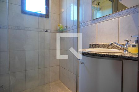Banheiro da Suíte  de casa à venda com 3 quartos, 95m² em Jardim Sabará, Porto Alegre