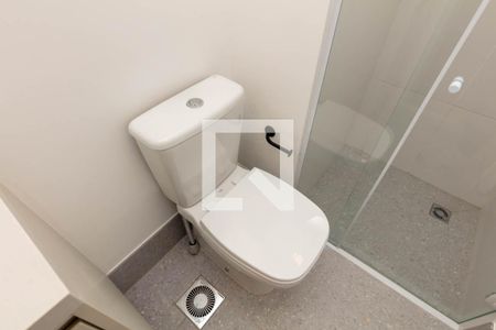 Banheiro de kitnet/studio para alugar com 1 quarto, 29m² em Santa Cecilia, São Paulo