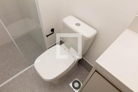 Banheiro de kitnet/studio para alugar com 1 quarto, 33m² em Santa Cecilia, São Paulo