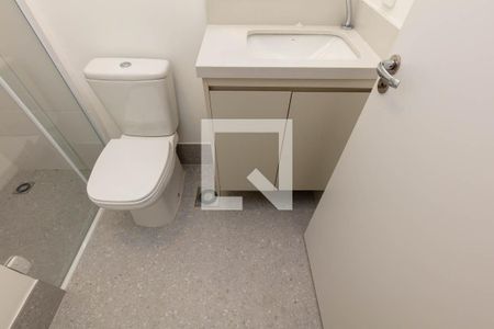 Banheiro de kitnet/studio para alugar com 1 quarto, 29m² em Santa Cecilia, São Paulo