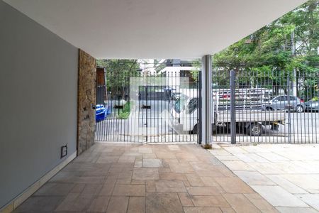 Garagem de casa à venda com 3 quartos, 166m² em Itaim Bibi, São Paulo