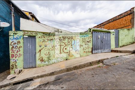 Fachada de casa à venda com 3 quartos, 430m² em Carlos Prates, Belo Horizonte