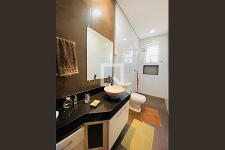 Banheiro da Suíte de casa à venda com 2 quartos, 1790m² em Recanto do Poeta I, Lagoa Santa