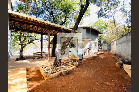 Fachada de casa à venda com 2 quartos, 1790m² em Recanto do Poeta I, Lagoa Santa