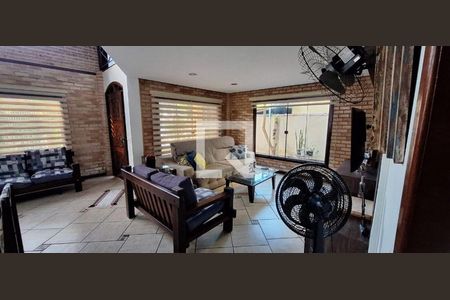 Casa à venda com 4 quartos, 360m² em Vila Progresso, Niterói