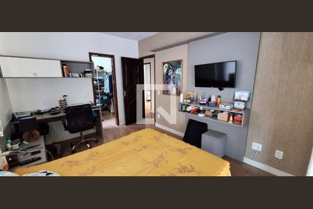 Casa à venda com 4 quartos, 360m² em Vila Progresso, Niterói