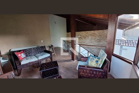 Casa à venda com 4 quartos, 360m² em Vila Progresso, Niterói