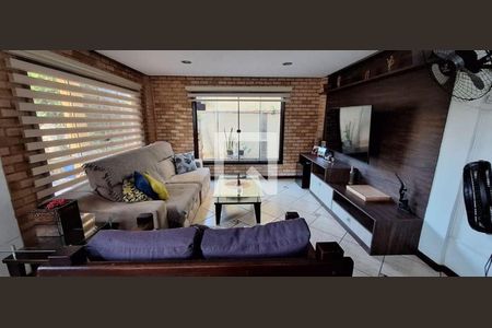 Casa à venda com 4 quartos, 360m² em Vila Progresso, Niterói