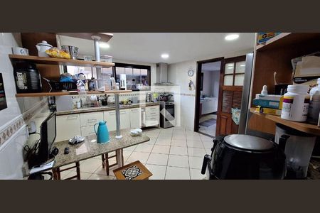 Casa à venda com 4 quartos, 360m² em Vila Progresso, Niterói
