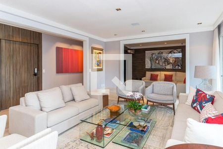 Apartamento à venda com 4 quartos, 300m² em Vila Uberabinha, São Paulo