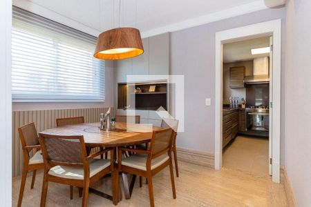 Apartamento à venda com 4 quartos, 300m² em Vila Uberabinha, São Paulo