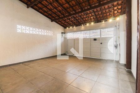 Garagem de casa à venda com 3 quartos, 131m² em Cidade Antônio Estêvão de Carvalho, São Paulo
