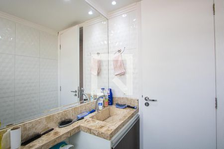Banheiro de apartamento à venda com 2 quartos, 45m² em Parque Sao Vicente, Santo André