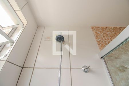 Banheiro de apartamento à venda com 2 quartos, 47m² em Morro Santana, Porto Alegre