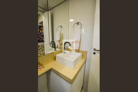 Banheiro de apartamento à venda com 2 quartos, 52m² em Vila Sao Pedro, Santo André